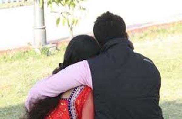 पति के नाम के फर्जी पासपोर्ट पर प्रेमी संग आस्ट्रेलिया घूम आई पत्नी